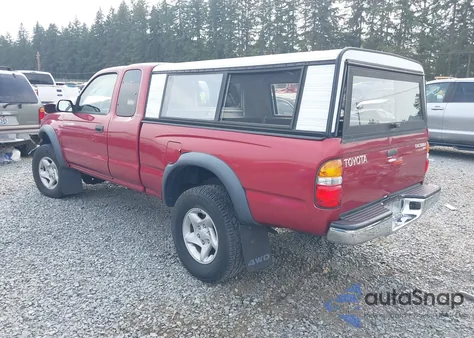 2001 Toyota Tacoma z USA, uszkodzony, nr VIN 5TEWM72N01Z843651